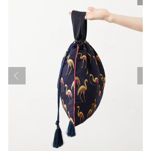 ear PAPILLONNER(イアパピヨネ)のタッセル刺繍×フラミンゴ＆フラワー　巾着バッグ レディースのバッグ(トートバッグ)の商品写真