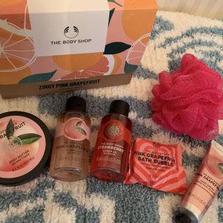 ザボディショップ(THE BODY SHOP)の新品未使用＊ピンクグレープフルーツ　フレッシュギフト(ボディクリーム)