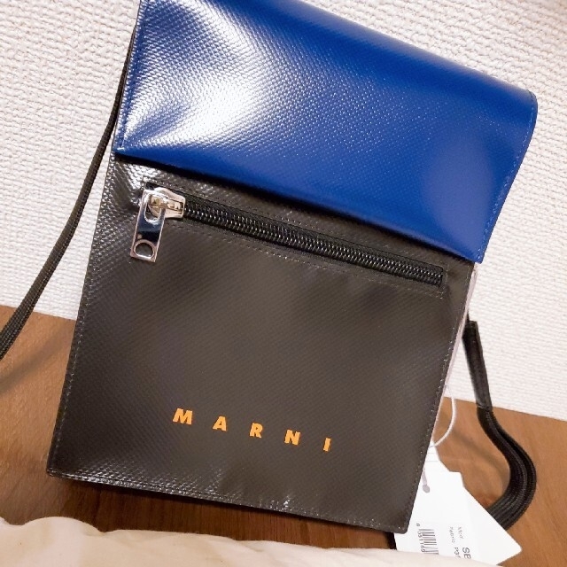 Marni(マルニ)の【早い者勝ち】MARNI バイカラーメッセンジャーバッグ メンズのバッグ(メッセンジャーバッグ)の商品写真
