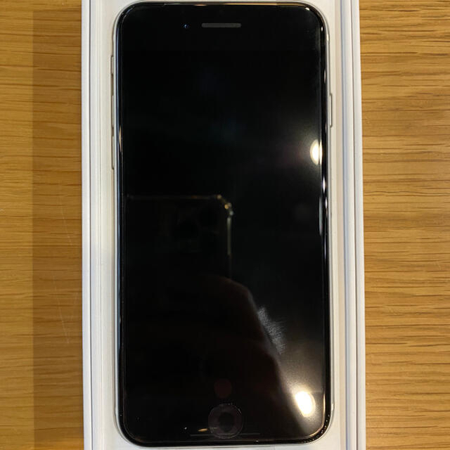 iPhone SE2 64GB ホワイト 1