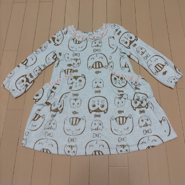 Gemeaux(ジェモー)のGemeaux　ネコ柄　ワンピース120cm キッズ/ベビー/マタニティのキッズ服女の子用(90cm~)(ワンピース)の商品写真