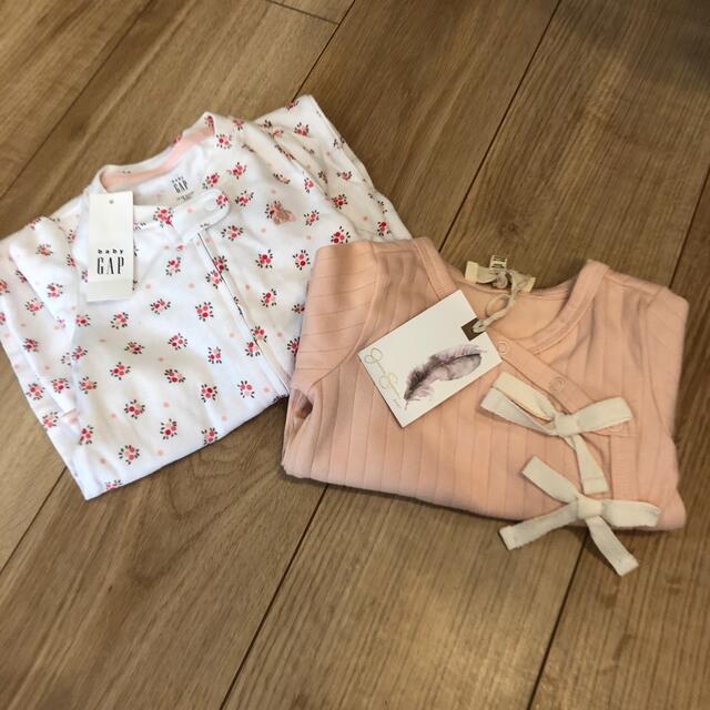 babyGAP(ベビーギャップ)のロンパース　2枚セット♡女の子(jessica simpson babygap) キッズ/ベビー/マタニティのベビー服(~85cm)(ロンパース)の商品写真