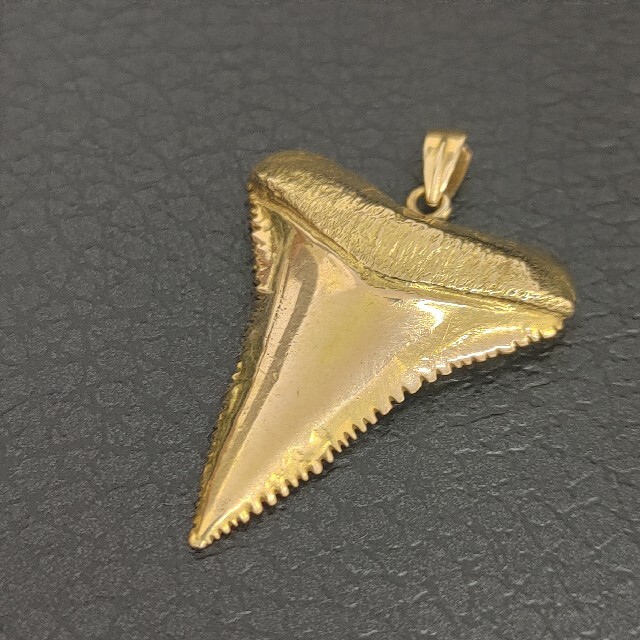☆K18 ペンダント ネックレス shark tooth サメの歯 18金-