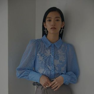 新品！Ameri ADALEE EMBROIDERY MESH BLOUSE