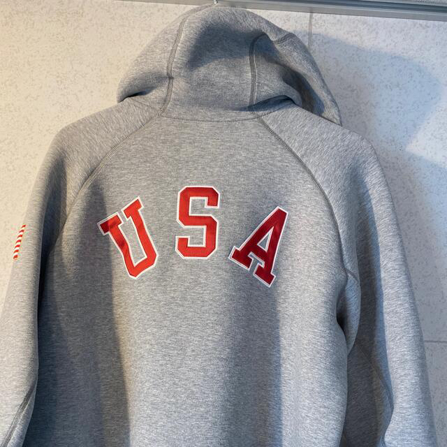 NIKE(ナイキ)のNIKE/XL/グレー/USA/オリンピック/パーカー/限定/美品/ロンドン五輪 メンズのトップス(スウェット)の商品写真