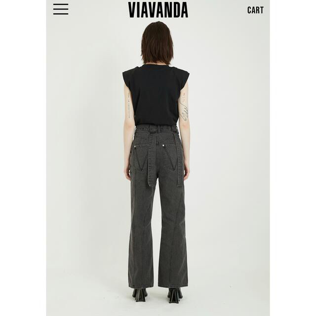 moussy(マウジー)のVIAVANDA STRAP WIDE DENIM PANTS デニム　Sサイズ レディースのパンツ(デニム/ジーンズ)の商品写真