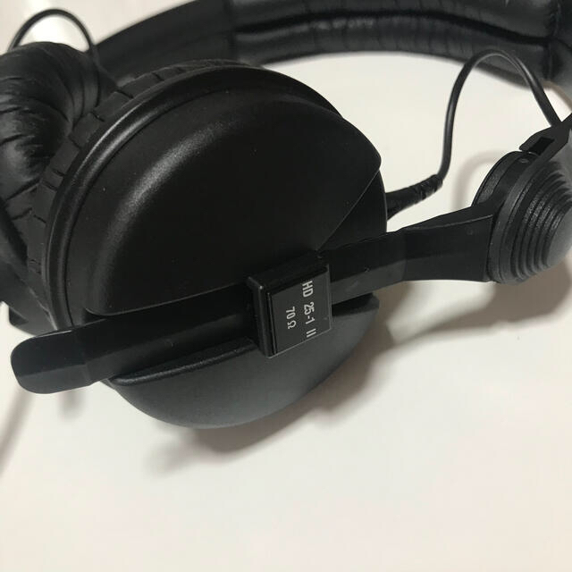 SENNHEISER(ゼンハイザー)のSENNHEISER HD25-1 ll スマホ/家電/カメラのオーディオ機器(ヘッドフォン/イヤフォン)の商品写真