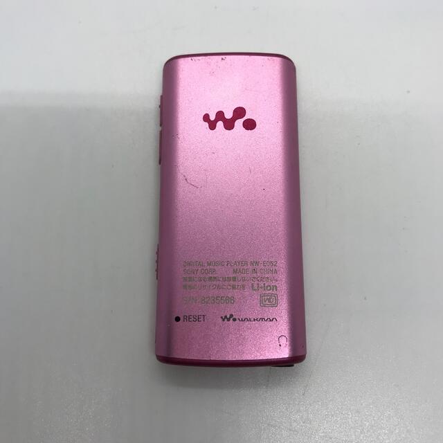 SONY WALKMAN NW-E052 2GB re17a17tn スマホ/家電/カメラのオーディオ機器(ポータブルプレーヤー)の商品写真