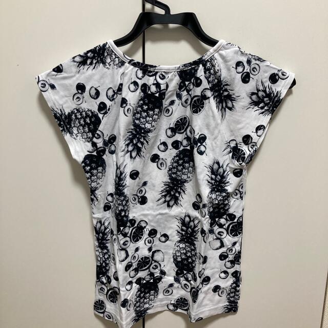 BeBe(ベベ)のべべ　Tシャツ　140 キッズ/ベビー/マタニティのキッズ服女の子用(90cm~)(Tシャツ/カットソー)の商品写真