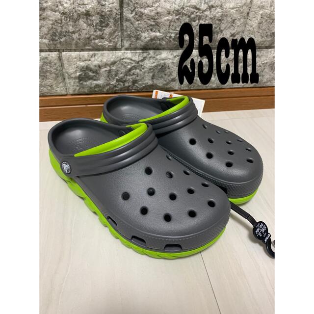 crocs(クロックス)の✨【新品　未使用　タグ付き】クロックス　25cm✨ メンズの靴/シューズ(サンダル)の商品写真