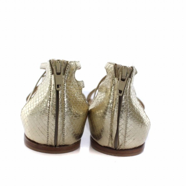 Chloe(クロエ)のクロエ サンダル フラットシューズ パイソン型押し 24.5cm ゴールド レディースの靴/シューズ(サンダル)の商品写真