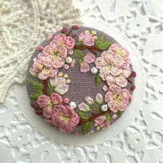 さくら　刺繍ブローチ/ ヘアゴム　ハンドメイド(コサージュ/ブローチ)