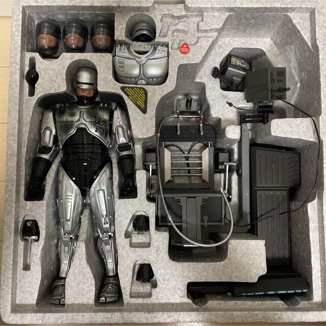 再追加販売 ホットトイズ ロボコップ ドッキングステーション 1/6