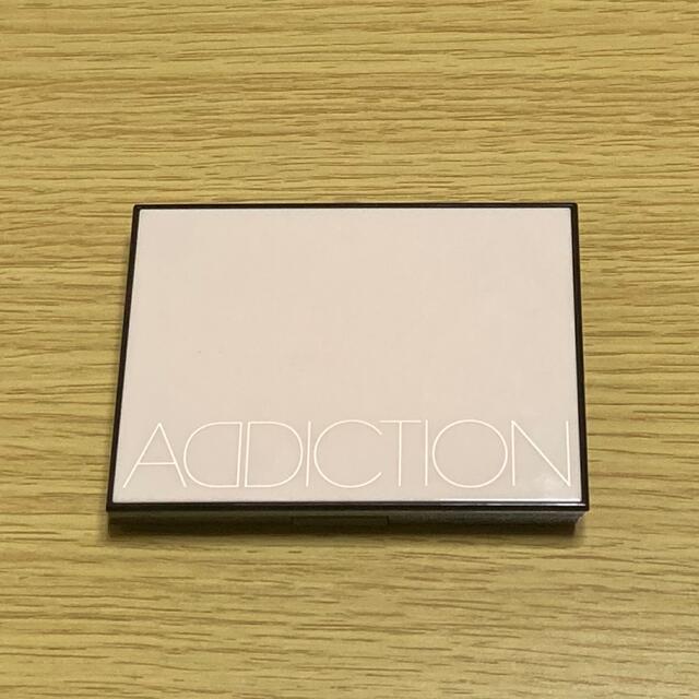 ADDICTION(アディクション)のADDICTION アイシャドウ6種+コンパクトケース コスメ/美容のベースメイク/化粧品(アイシャドウ)の商品写真