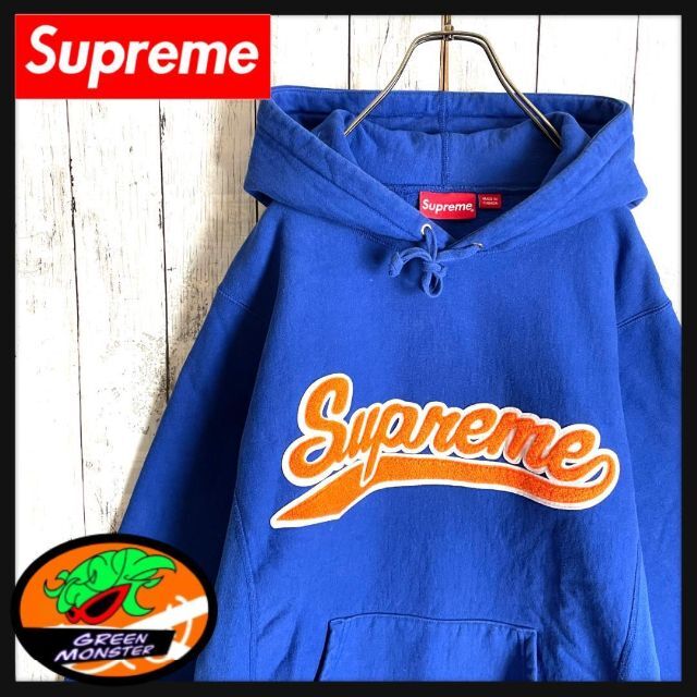 大人気 supreme パーカー 青