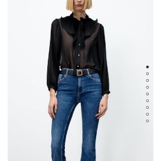 ザラ(ZARA)の完売品✨新品！紙タグ付！♥️ZARA♥️プリーツスリーブフルイドブラウス。M。(シャツ/ブラウス(長袖/七分))