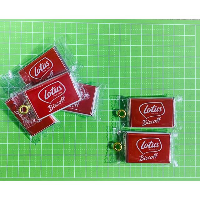 108ロータスクッキー　お菓子チャーム ハンドメイドの素材/材料(各種パーツ)の商品写真