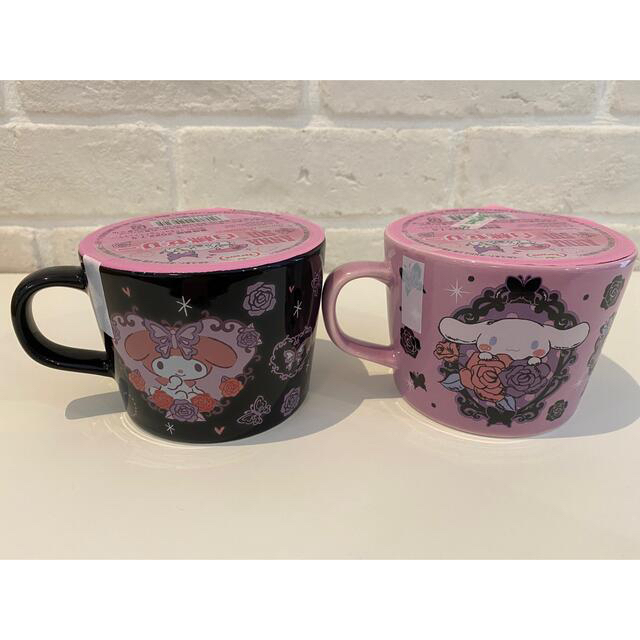 サンリオ(サンリオ)のファミマ限定 サンリオ ANNA SUI コラボ マグカップ 2 点セット インテリア/住まい/日用品のキッチン/食器(グラス/カップ)の商品写真