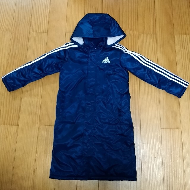 adidas(アディダス)のonestar様専用　adidas　キッズ　ベンチコート キッズ/ベビー/マタニティのキッズ服男の子用(90cm~)(コート)の商品写真