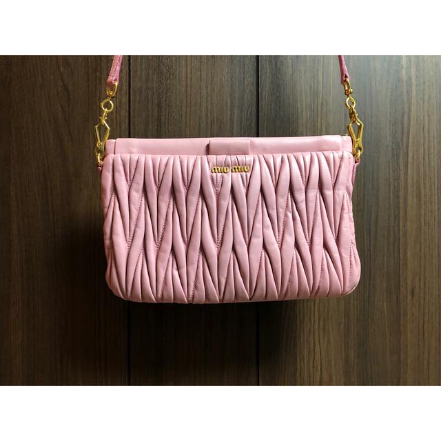 新品》miumiu マトラッセ クラッチバッグ ベージュピンク 4Cwztpm4Pl