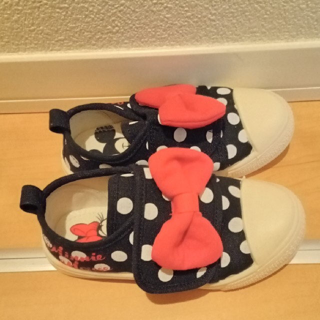 ミッキーマウス(ミッキーマウス)の未使用ミッキーマウスミニーマウススニーカー16familiarファミリアミキハウ キッズ/ベビー/マタニティのキッズ靴/シューズ(15cm~)(スニーカー)の商品写真