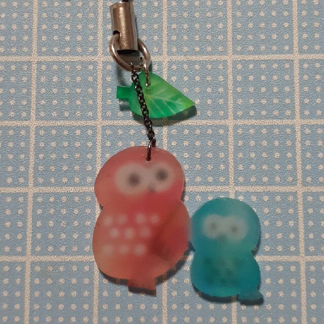 ハンドメイド ふくろうの親子と葉っぱのストラップ ファスナーチャームに変更も可能
