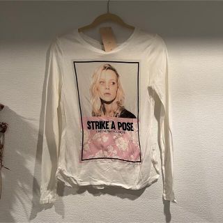 ベルシュカ(Bershka)のBershka ロンＴ カットソー  新品未使用タグ付き(Tシャツ(長袖/七分))