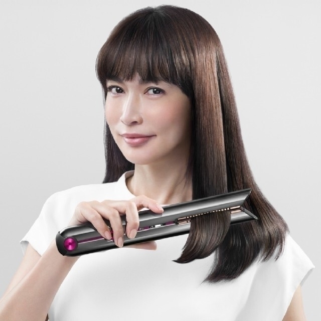 Dyson(ダイソン)の新品✨ダイソン Dyson コラールストレートヘアアイロン HS03 ピンク スマホ/家電/カメラの美容/健康(ヘアアイロン)の商品写真