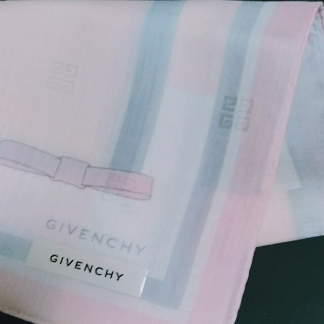 GIVENCHY(ジバンシィ)のW 37　ジバンシーハンカチ レディースのファッション小物(ハンカチ)の商品写真