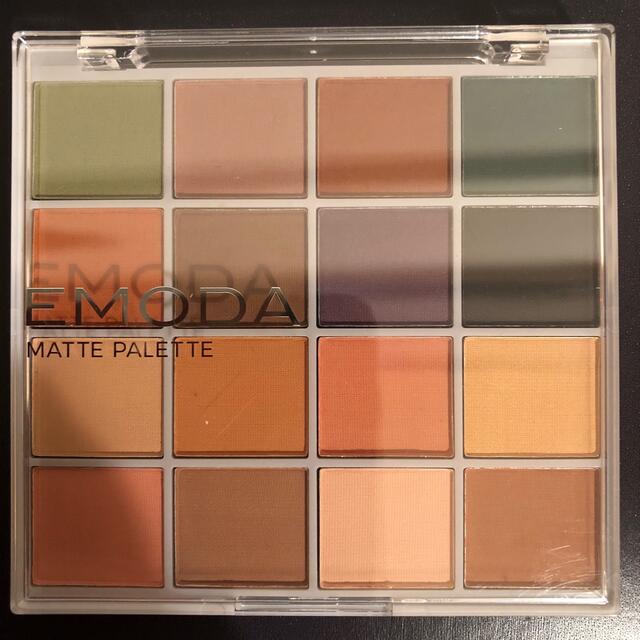 EMODA(エモダ)のEMODA アイシャドウ　16色パレット コスメ/美容のベースメイク/化粧品(アイシャドウ)の商品写真