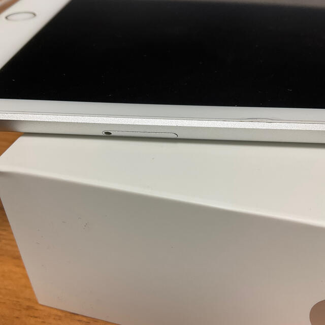 iPad mini 5 64GB 2019年春モデル SIMフリー シルバー 3