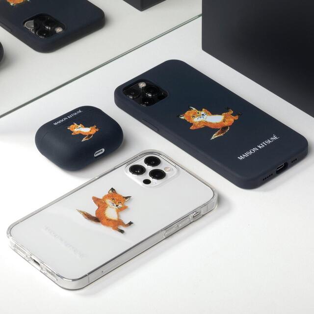 MAISON KITSUNE'(メゾンキツネ)のメゾンキツネ Chillax Fox AirPods Pro ケース スマホ/家電/カメラのスマホアクセサリー(モバイルケース/カバー)の商品写真