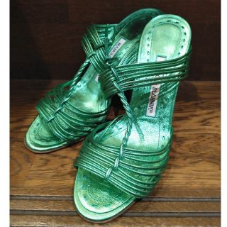 マノロブラニク(MANOLO BLAHNIK)の【新品】マノロブラニク　グリーンメタリック　サンダル　ハイヒール(サンダル)