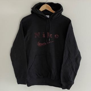 ギルタン(GILDAN)の古着 GILDAN パーカー かすれデザイン ブラック NIKE ロゴ プリント(パーカー)