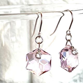 スワロフスキー(SWAROVSKI)の桜色 ピアス スワロフスキー silver925  ジルコニアチャーム付き(ピアス)