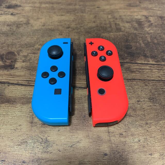 送料無料/プレゼント付♪ ニンテンドースイッチ本体+ジョイコン赤青