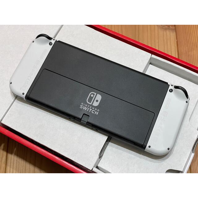 Nintendo Switch(ニンテンドースイッチ)のNintendo Switch   (有機ELモデル） エンタメ/ホビーのゲームソフト/ゲーム機本体(家庭用ゲーム機本体)の商品写真