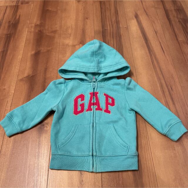 babyGAP(ベビーギャップ)のベビーギャップ パーカー 80 キッズ/ベビー/マタニティのベビー服(~85cm)(ジャケット/コート)の商品写真