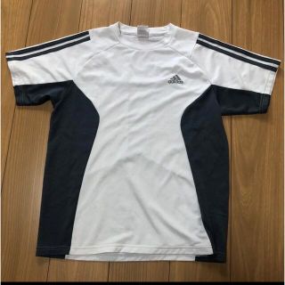 アディダス(adidas)のadidas Tシャツ(Tシャツ/カットソー(半袖/袖なし))