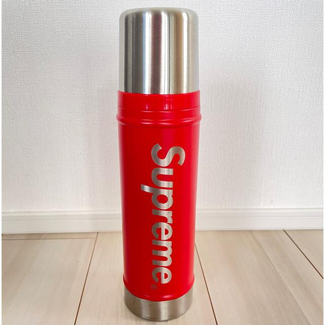 supreme 水筒　Vacuum Insulated Bottleカラーレッド赤