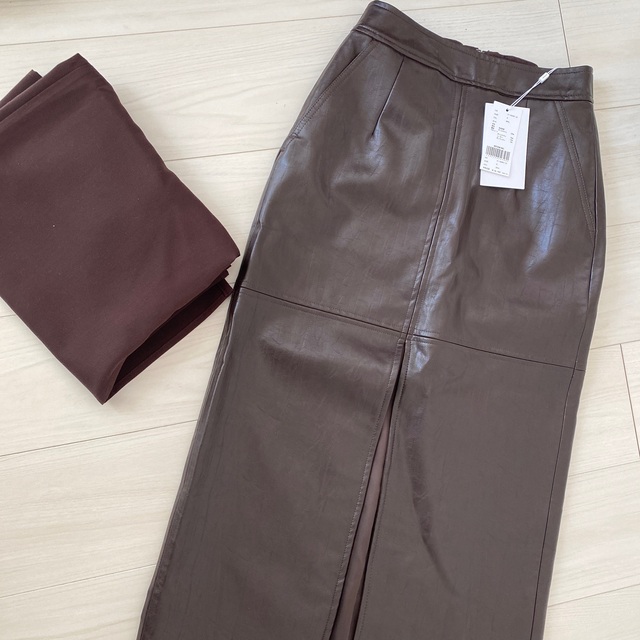 DEEP SLIT FAKE LEATHER SKIRT 2