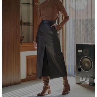 Ameri DEEP SLIT FAKE LEATHER SKIRT