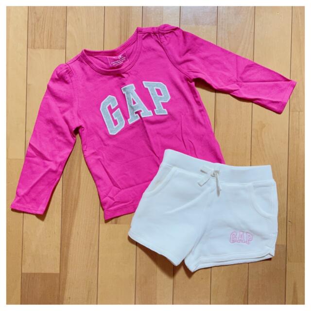 babyGAP(ベビーギャップ)の【新品】baby Gap ロンT ショートパンツ まとめ売り キッズ/ベビー/マタニティのキッズ服女の子用(90cm~)(Tシャツ/カットソー)の商品写真