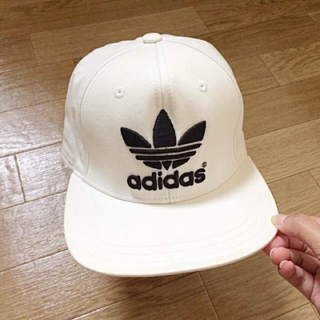 adidas(アディダス)の♡Black様専用 レディースの帽子(キャップ)の商品写真