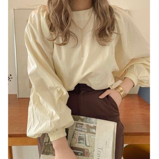 Alumu. lace up blouse