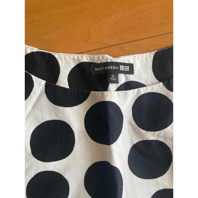 美品 UNIQLO marimekko  ノースリーブ ドット XL レディースのトップス(シャツ/ブラウス(半袖/袖なし))の商品写真