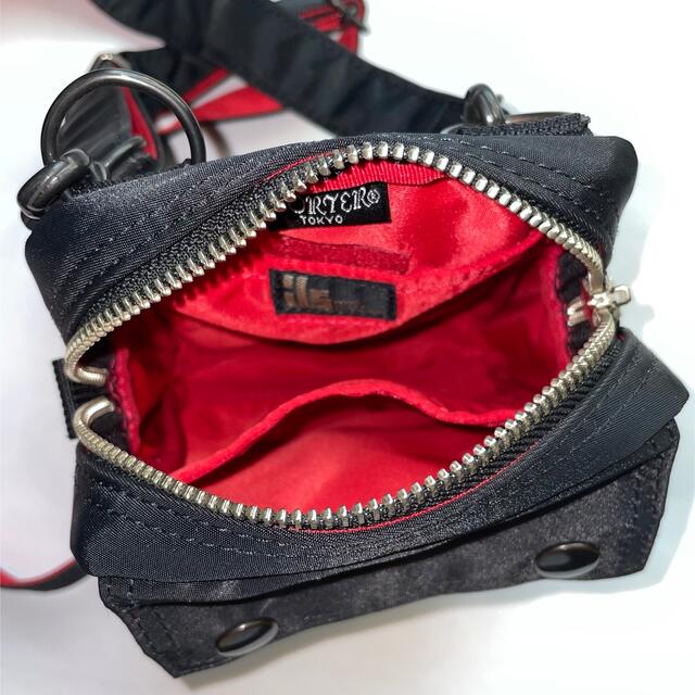 PORTER(ポーター)のポーター　吉田カバン　ミニショルダーバッグ　黒×赤色 メンズのバッグ(ショルダーバッグ)の商品写真