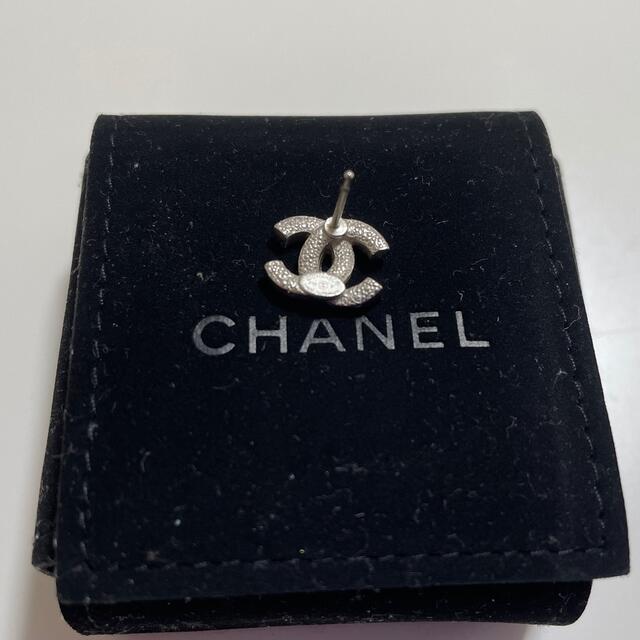 CHANEL    片耳　ピアス 1