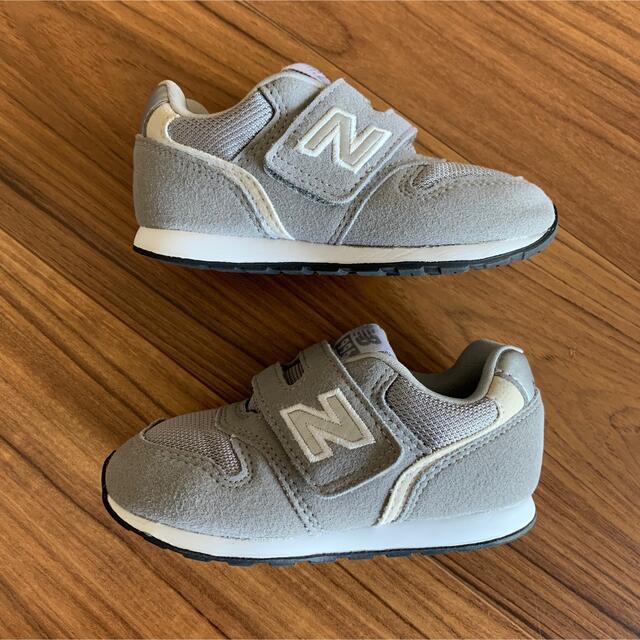 New Balance(ニューバランス)のニューバランス IZ996 グレー 14.5cm ベビー・キッズ キッズ/ベビー/マタニティのベビー靴/シューズ(~14cm)(スニーカー)の商品写真