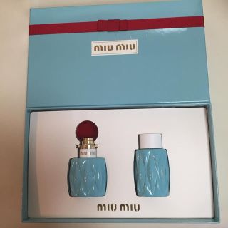 ミュウミュウ(miumiu)のmiumiu オーデパルファム 50ml 香水 ボディローション100mlセット(香水(女性用))